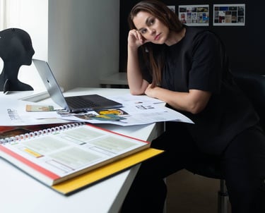 Jovita Kuzė kurianti vizualinius identitetus