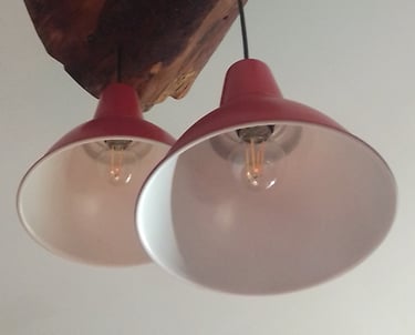 Осветително тяло за таван, изработено от дървен срез и две розови абажури, Hedgie Wilder Пловдив