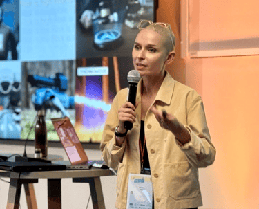 naomi roth scène public robots IA générative COMEX CODIR festival séminaire anglais français