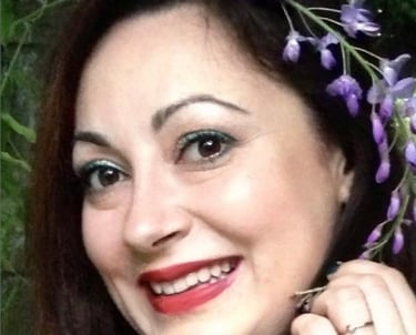 ALESSANDRA SORRENDI DOULA E TAROLOGA