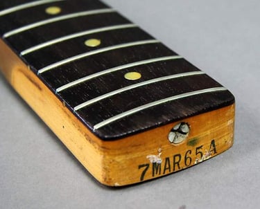 Fender veneer fretboard