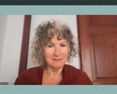 Friendly portrait of Uschi, German teacher for adult beginners