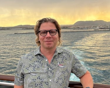 Dutch in Abu Dhabi - Marinus