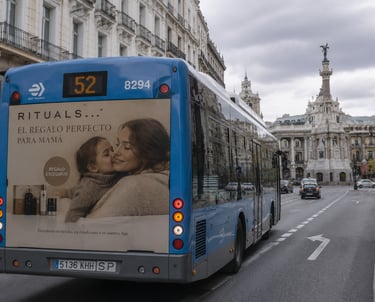 Publicidad en autobuses Madrid - contacto Mr. Truman