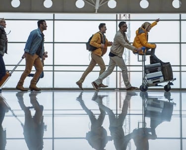 utasok vidáman a terminálban BikkesBusz