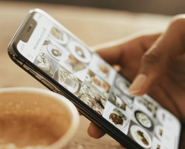Campanhas no Facebook e Instagram.
