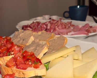 Tagliere antipasto toscano formaggi toscani Il Fondaccio Dai dottori Ristorante Castellina in Chiant