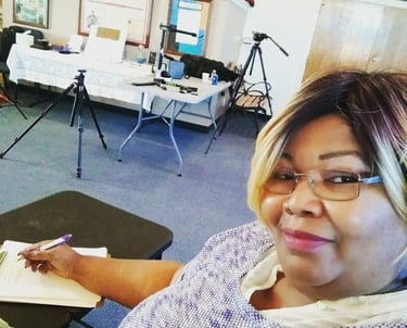 Iolande V Argent on a film set