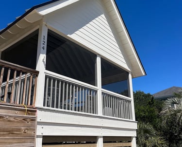Screen porch paired with Super Screen in Mount Pleasant.