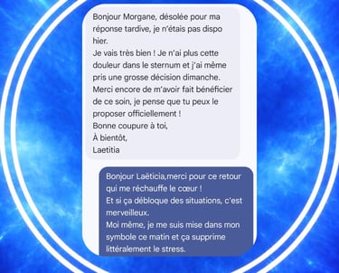 témoignage sur fond bleu