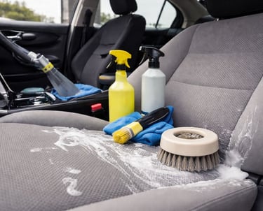 materiais de limpeza interna nos bancos do veiculo