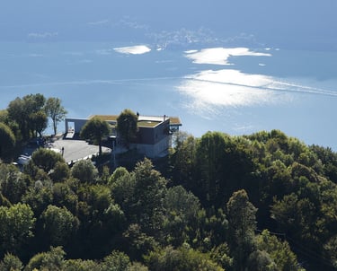 Vue sur le lac du Bourget depuis le Belvédère de la Chambotte