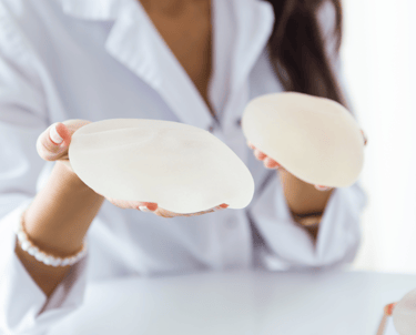 Büyütme mammoplastisi ile meme hacminin artırılması