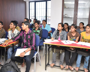 Locus Academy students from NEET and MHT-CET classes