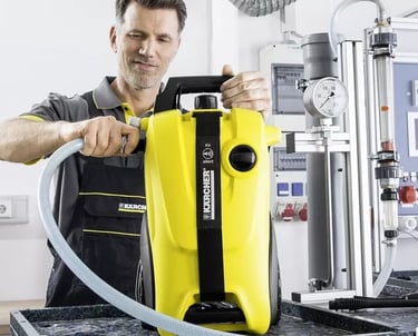 Taller Karcher Persona Trabajando