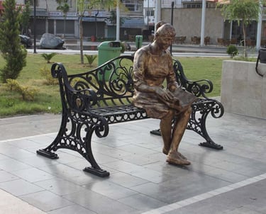 Banc de la Jeune Lectrice à Iskenderun (Turquie)