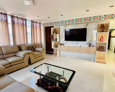 ALOJAMIENTO CON COCHERA EN AYACUCHO