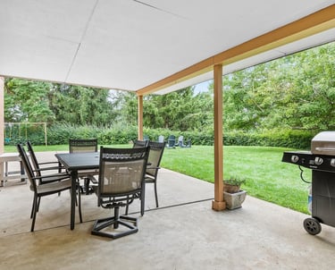 This contemporary vacation home in Pittsburgh offers a quiet neighborhood setting with outdoor seati