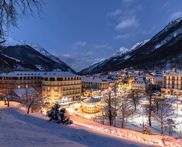 vue du village de Cauterets enneigé