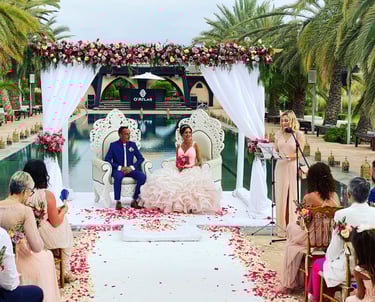 Lucie officie une ceremonie laique au Maroc