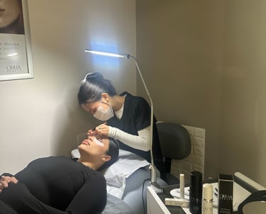Lash Service in Private Room