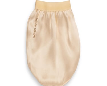 Un gant exfoliant pour le corps en soie Belles Soeurs