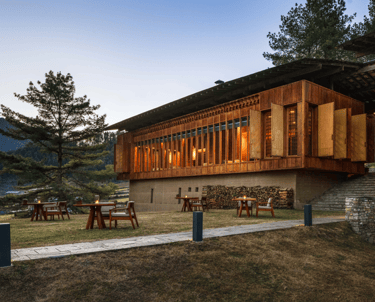 Amankora-Gangtey-Bhutan-Lodge-Dining-Exterior-View