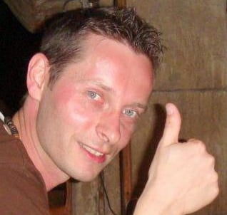 Positive man called Tomasz with thumb up after another successful move with Leovan removals