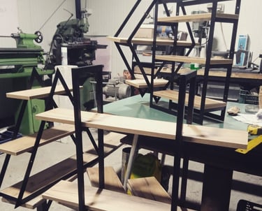 drvometal, drvo metal, nameštaj, police, stolovi, stolice, ograde, ograda, kapija