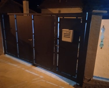 `Dvokrilna kapija po meri Kragujevac – moderni dizajn i dugotrajnost` `Metalna dvokrilna kapija Kragujevac – izrada montaza