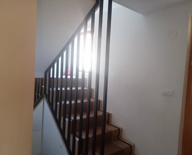 Metalni Gelenderi i Ograde za Terase | Izrada po meri Naši gelenderi i terasne ograde izrađuju se po meri