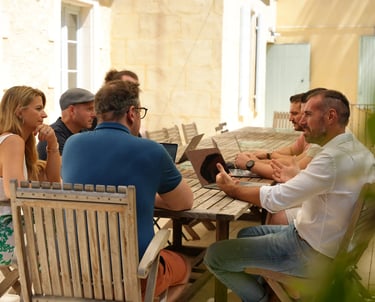 Réunion en extérieur des employés de l'entreprise