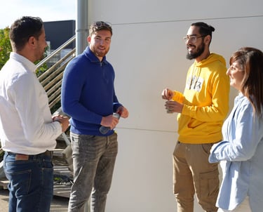 Réunion informelle à l'extérieur entre employés