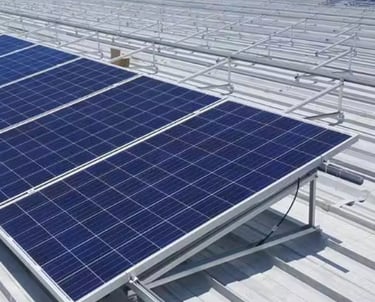 Adjustable tilt triangle mounting rack