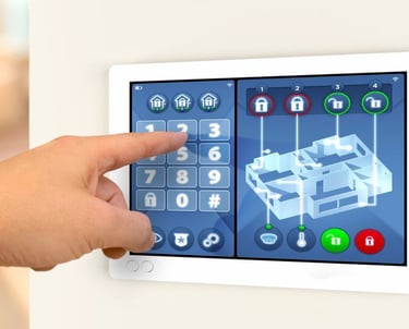 Instalación profesional de alarmas monitoreadas y seguridad perimetral para empresas INFRATEC