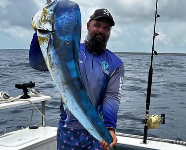 Expert Anglers Fishing in Zanzibar Dorado ( Mahi - Mahi )