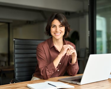 Sabrina utor at desk