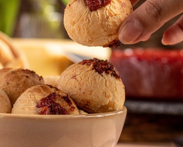 PÃO DE QUIJO CANASTRA RECHEADO DE GOIABADA CASCÃO