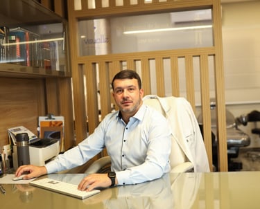 Médico no consultório