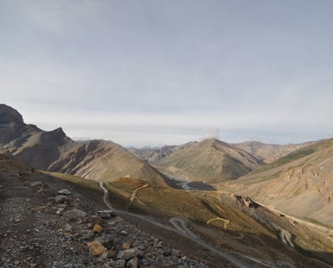 Gata loops along the Leh to Manali highway over the great Himalayan range, Ladakh, India 