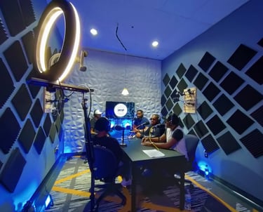 Podcast Studio 1 up to 6 participants