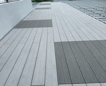 Instalación tarima flotante exterior en terraza de Santa Cruz de Tenerife