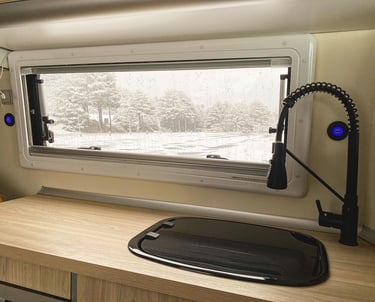 cocina camper van Villa Náutica Foz