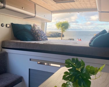 cama extra grande camper van Villa Náutica Foz