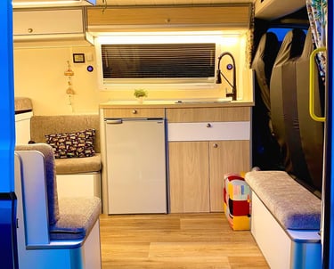interior camper van Villa Náutica Foz