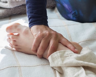Thai Yoga Massage Ausschnitt Massage des Fußes 