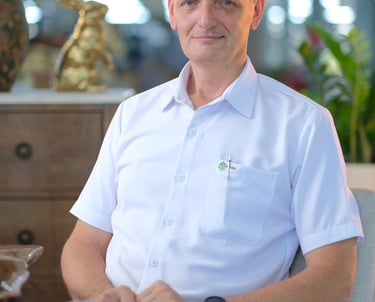 Founder of KG Consulting overseeing furniture quality inspection in Indonesia
