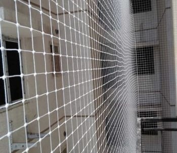 Balcony ke liye transparent safety net installation