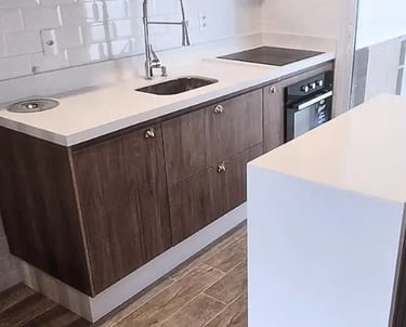 balcao cozinha em quartzo branco feito pela marmoraria domingues