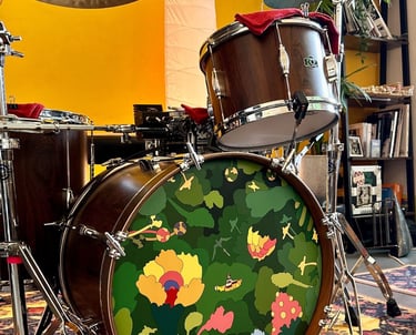 Blije leerling bij Drumschool Stefan van de Brug in Den Haag